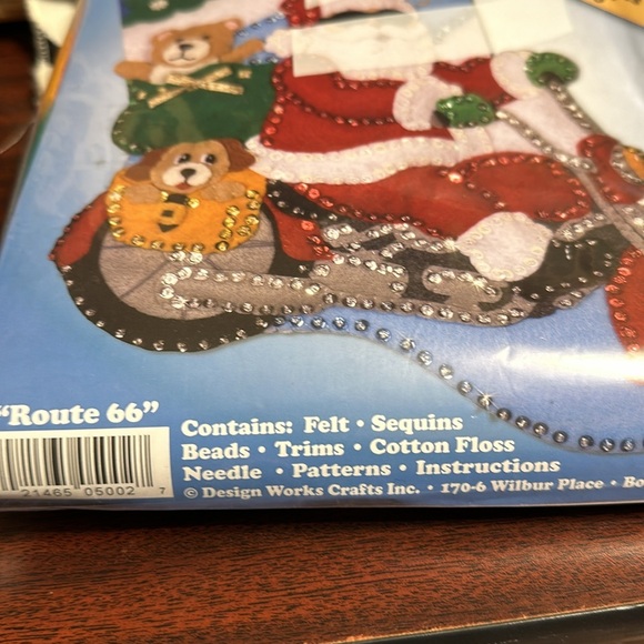 Design Works Stocking Kit - Picture 2 of 4